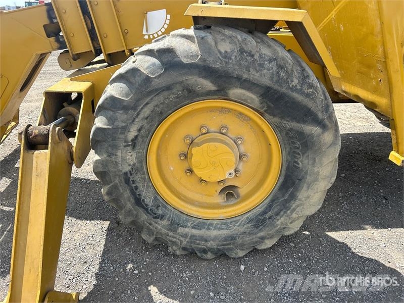 Omega ARM8T42-E Telehandler Teleskopiskie manipulatori
