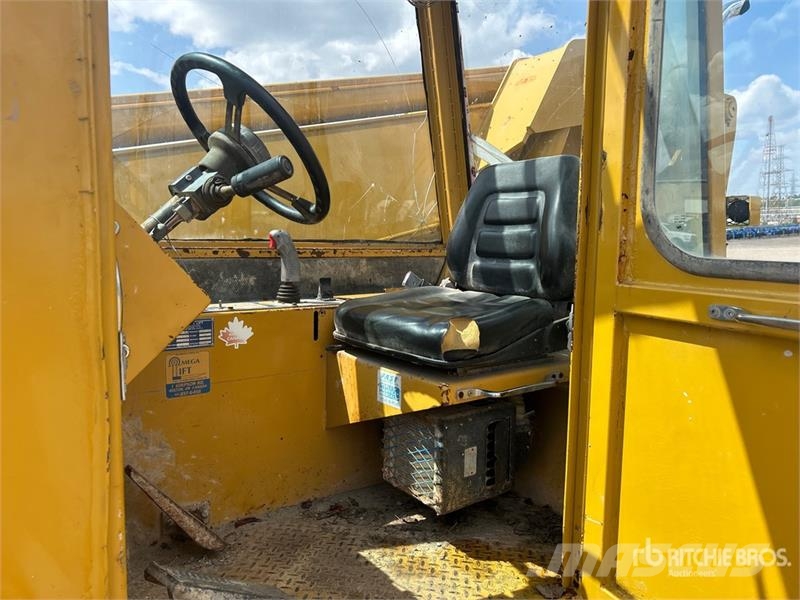 Omega ARM8T42-E Telehandler Teleskopiskie manipulatori