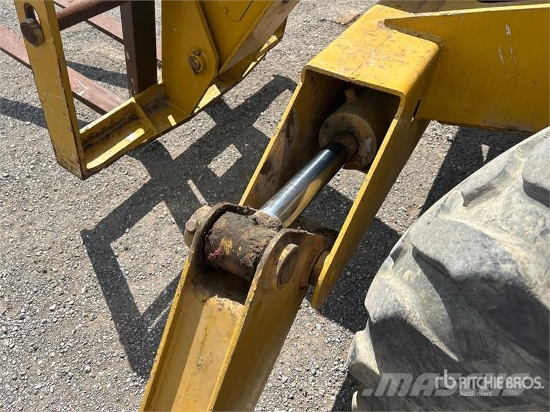 Omega ARM8T42-E Telehandler Teleskopiskie manipulatori