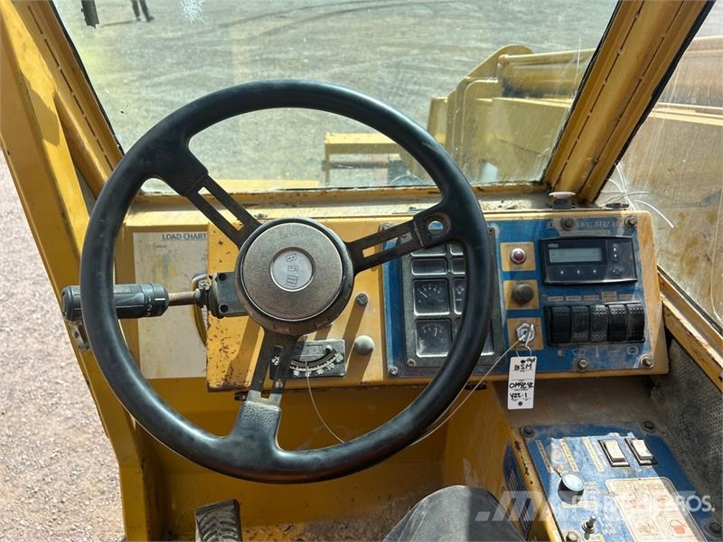 Omega ARM8T42-E Telehandler Teleskopiskie manipulatori