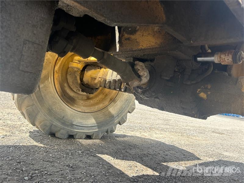 Omega ARM8T42-E Telehandler Teleskopiskie manipulatori