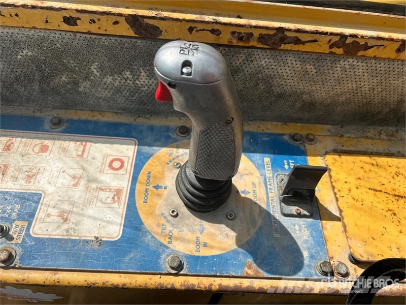 Omega ARM8T42-E Telehandler Teleskopiskie manipulatori