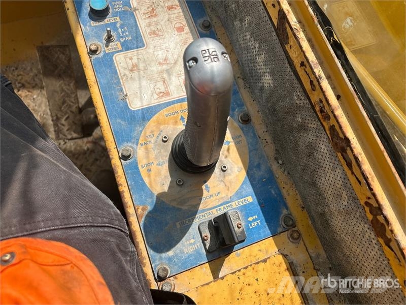 Omega ARM8T42-E Telehandler Teleskopiskie manipulatori