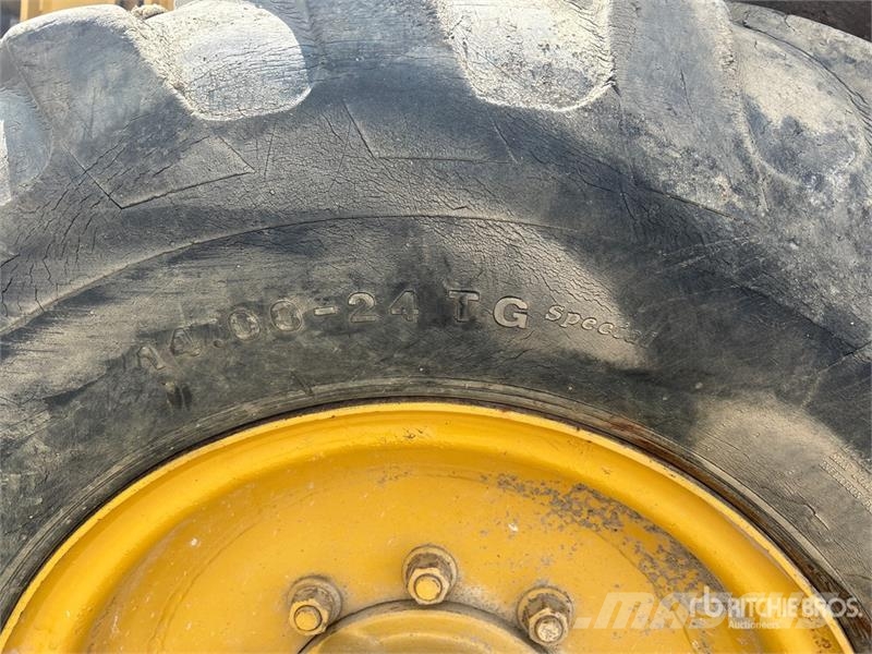 Omega ARM8T42-E Telehandler Teleskopiskie manipulatori