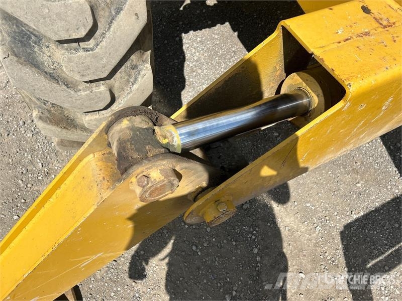 Omega ARM8T42-E Telehandler Teleskopiskie manipulatori