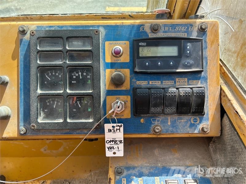 Omega ARM8T42-E Telehandler Teleskopiskie manipulatori