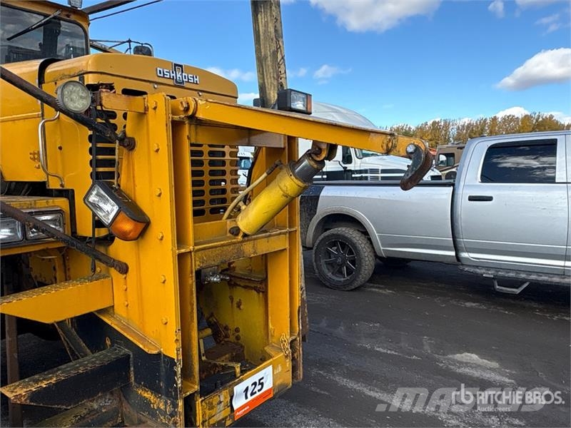 Oshkosh P-2546-SP 6x4 Snow Plow Truck Pilsētas atkritumvedēji