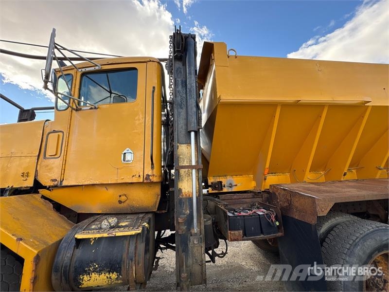 Oshkosh P-2546-SP 6x4 Snow Plow Truck Pilsētas atkritumvedēji
