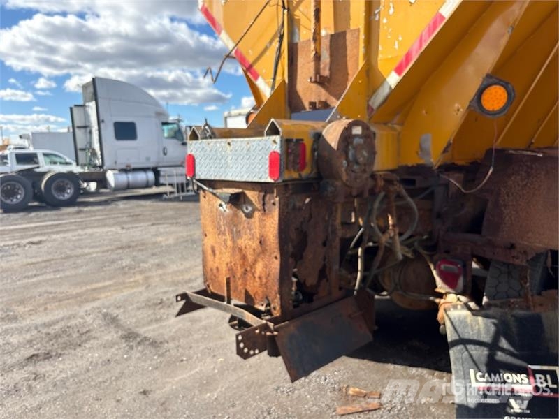 Oshkosh P-2546-SP 6x4 Snow Plow Truck Pilsētas atkritumvedēji