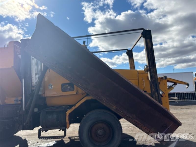 Oshkosh P-2546-SP 6x4 Snow Plow Truck Pilsētas atkritumvedēji