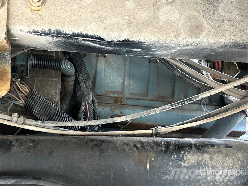 Ottawa B7600 Spotter Truck (Inoperable) Terminaltrekkers