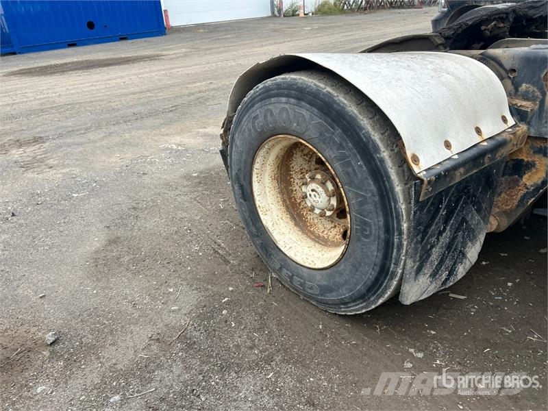 Ottawa B7600 Spotter Truck (Inoperable) Terminaltrekkers