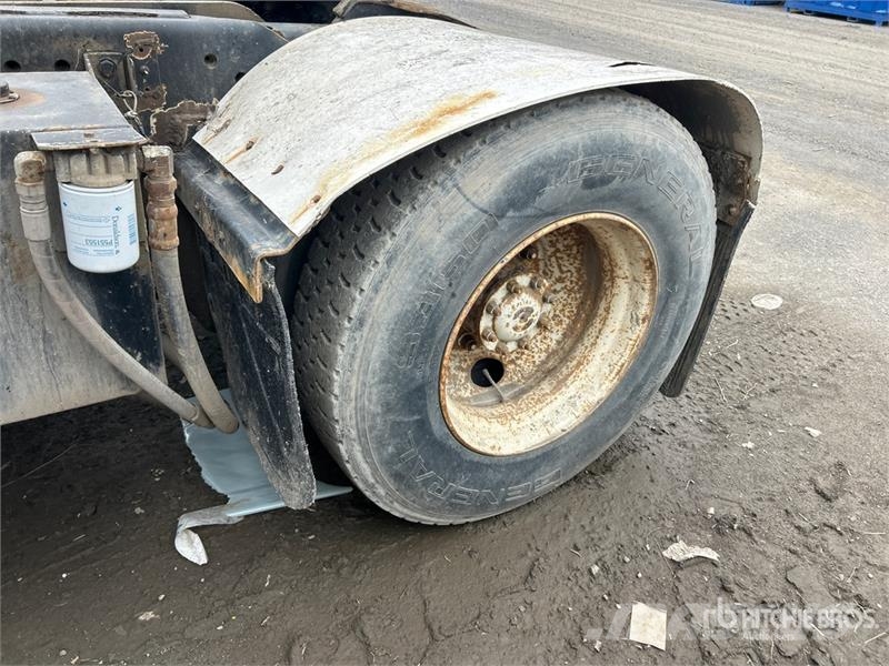 Ottawa B7600 Spotter Truck (Inoperable) Terminaltrekkers