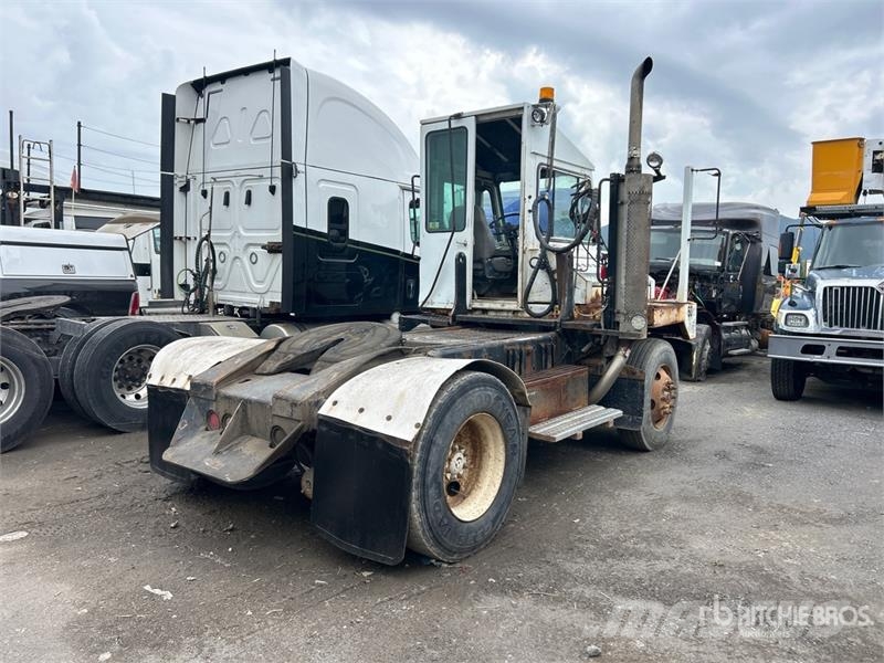 Ottawa B7600 Spotter Truck (Inoperable) Terminaltrekkers