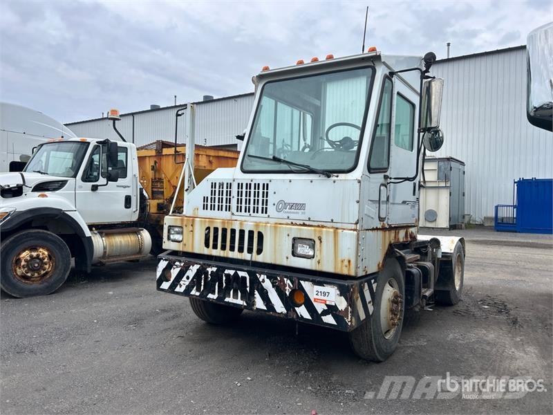 Ottawa Commando 30 4x2 Spotter Truck (Inoperable) Terminal tractors