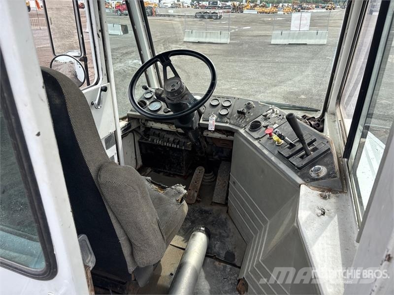 Ottawa Commando 50 Terminal tractors