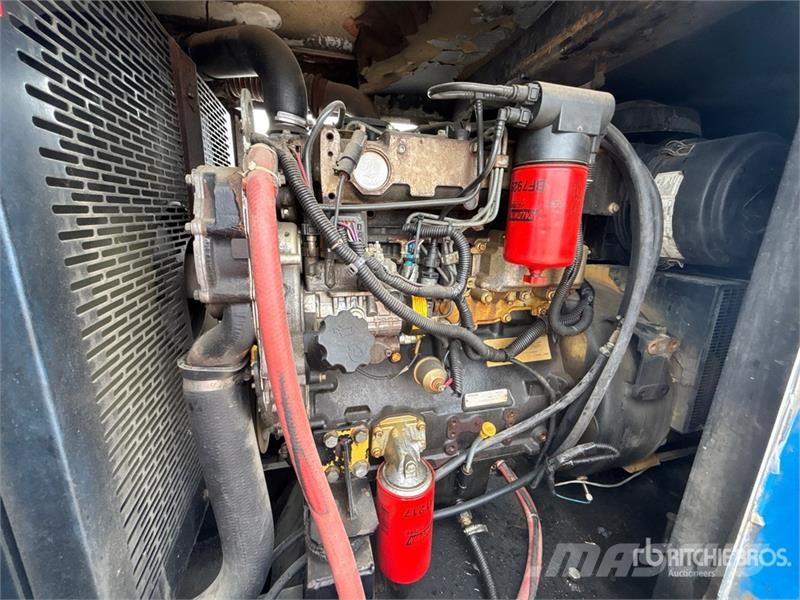 Perkins R75UC2 48 kW Mobile Generator Set Diesel generatoren