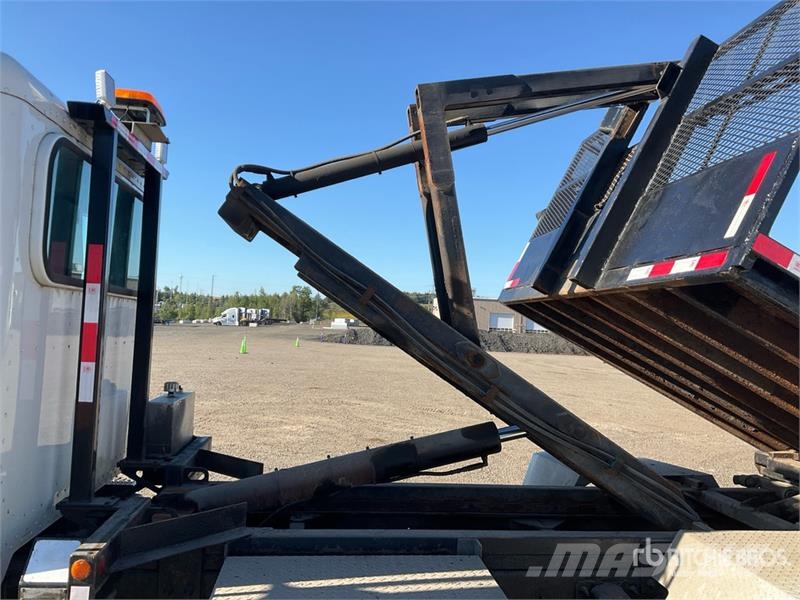 Peterbilt 330 Kipplader