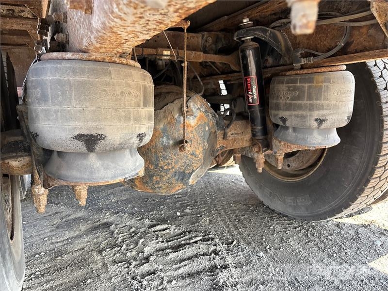 Peterbilt 330 Furgoonautod