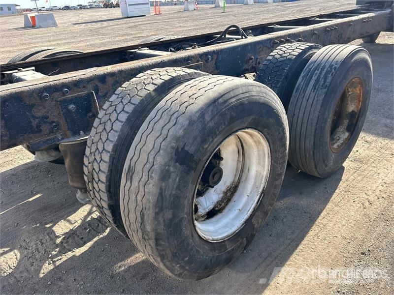 Peterbilt 330 Cabines