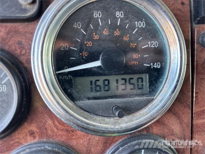 Peterbilt 330 Furgoonautod