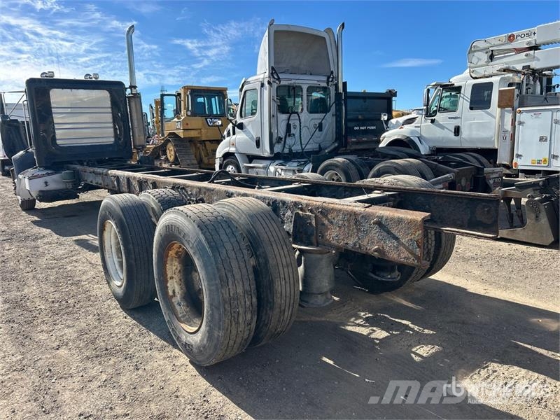 Peterbilt 330 Cabines