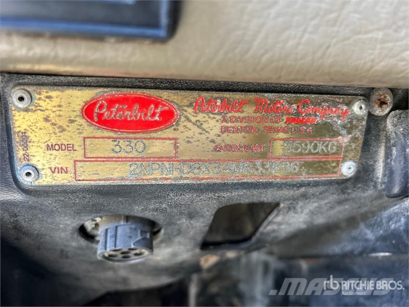 Peterbilt 330 Cabines