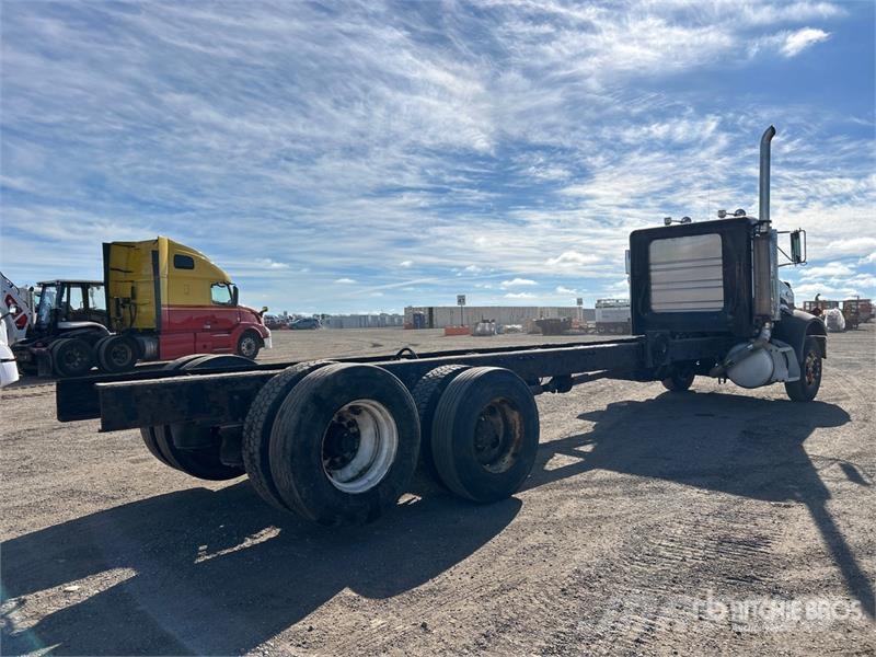 Peterbilt 330 Cabines