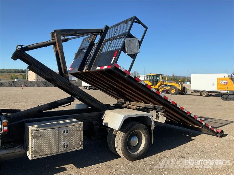 Peterbilt 330 Kipplader