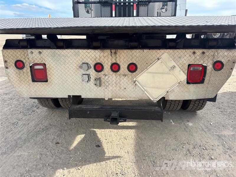 Peterbilt 330 Kipplader