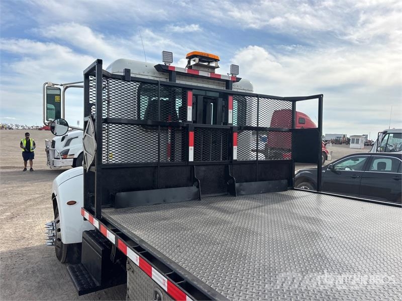 Peterbilt 330 Kipplader