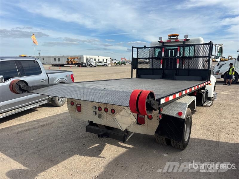 Peterbilt 330 Kipplader