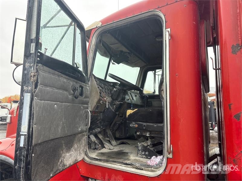 Peterbilt 330 Sora- ja kippiautot