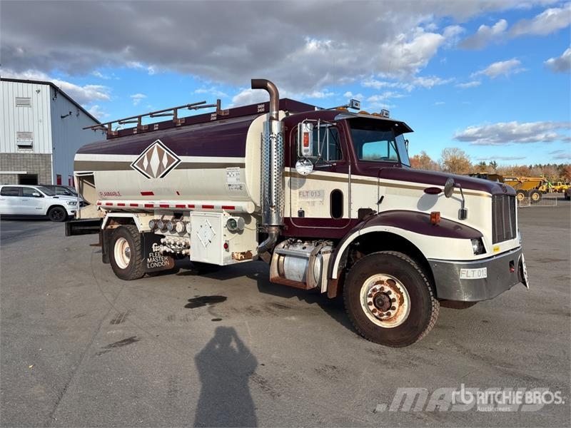 Peterbilt 330 4x2 Fuel Truck Cisternové vozy