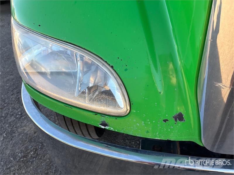 Peterbilt 335 Kabine i unutrašnjost