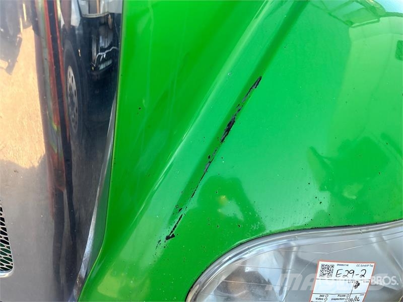 Peterbilt 335 Kabine i unutrašnjost