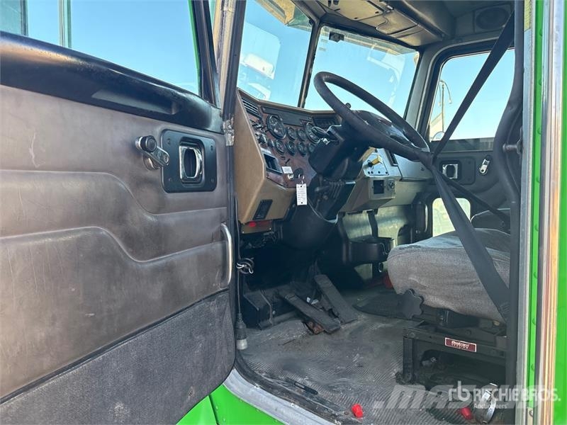Peterbilt 335 Kabine i unutrašnjost