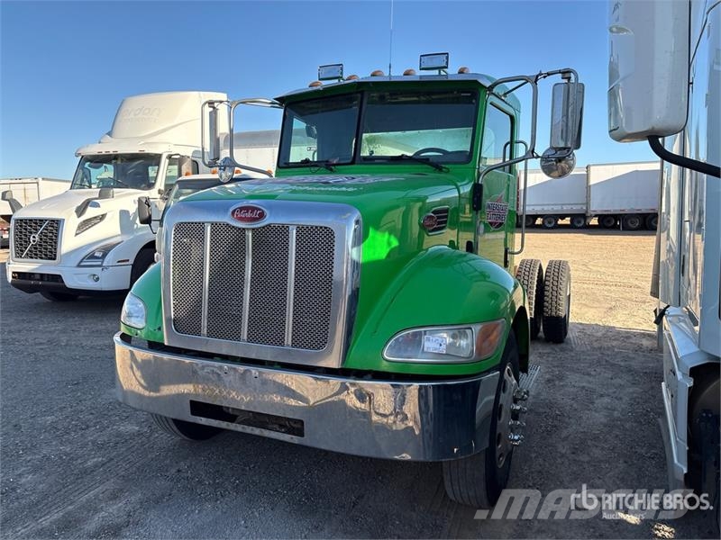Peterbilt 335 Kabine i unutrašnjost