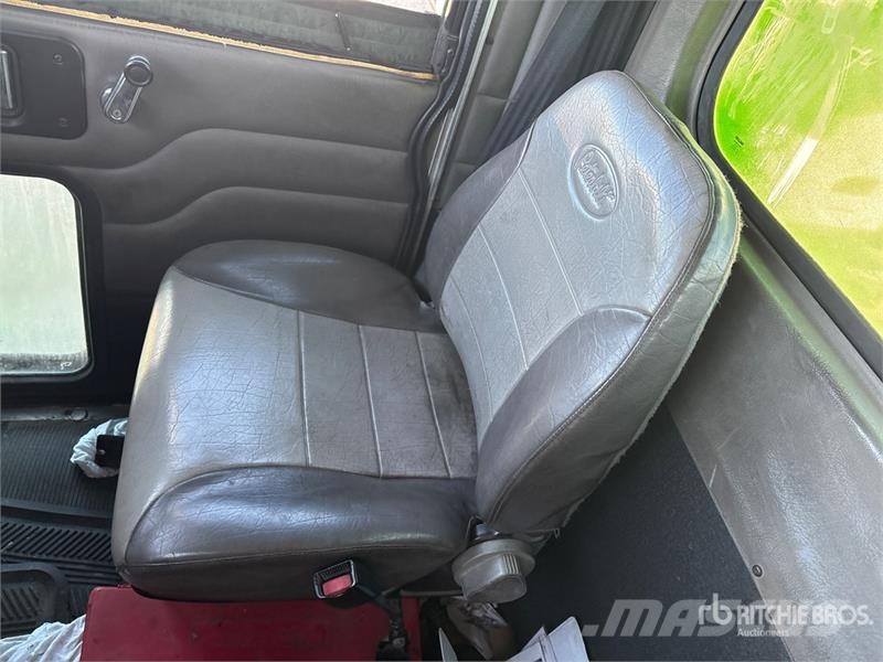 Peterbilt 335 Kabine i unutrašnjost