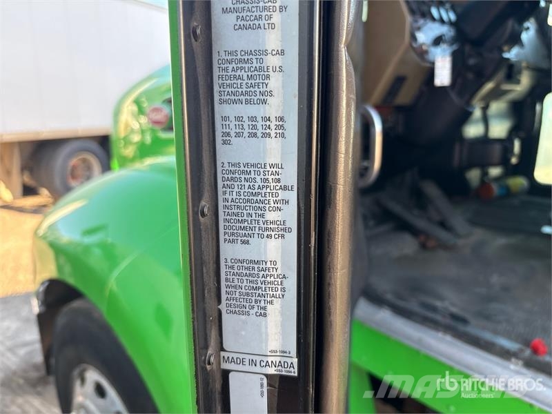 Peterbilt 335 Kabine i unutrašnjost