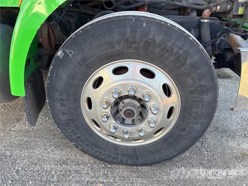Peterbilt 335 Kabine i unutrašnjost