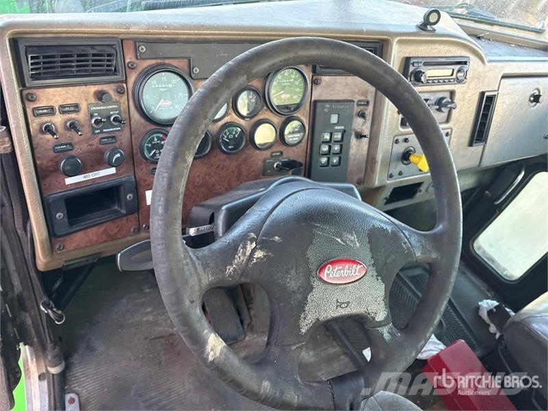 Peterbilt 335 Kabine i unutrašnjost