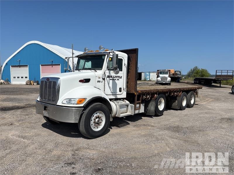 Peterbilt 335 شاحنات مسطحة/مفصلية الجوانب