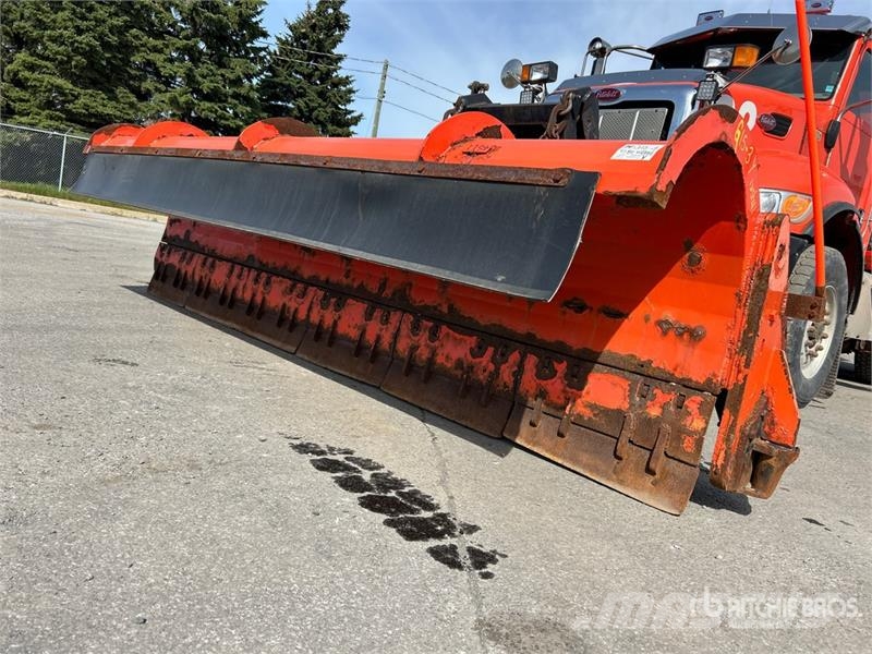 Peterbilt 335 6x4 Snow Plow Truck Komunalna vozila