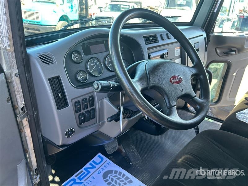 Peterbilt 337 4x2 S/A Dump Truck شاحنات قلابة