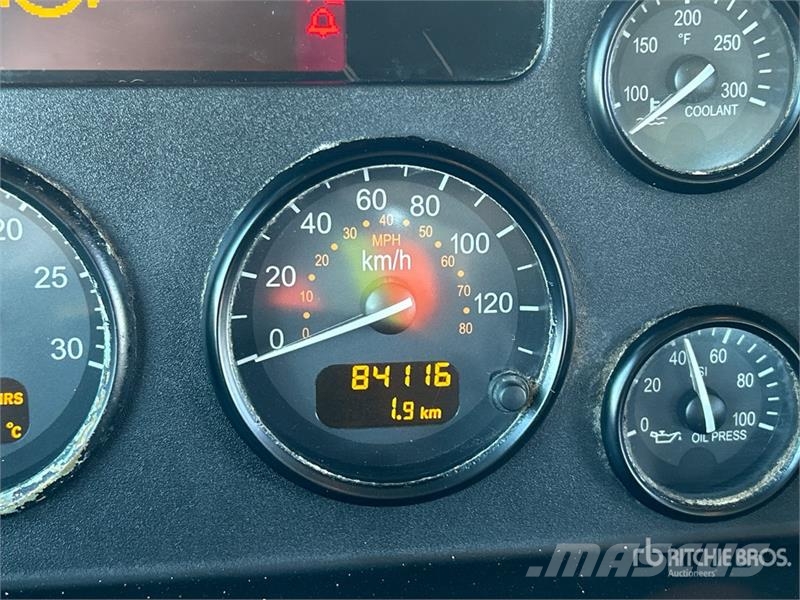Peterbilt 337 4x2 S/A Dump Truck شاحنات قلابة