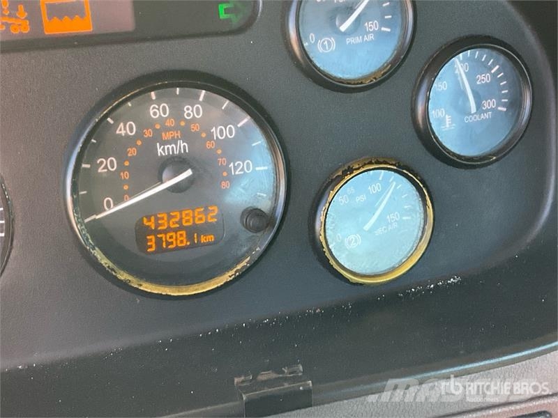 Peterbilt 348 4x2 S/A Day Cab Truck Tractor Truck Tractor Units