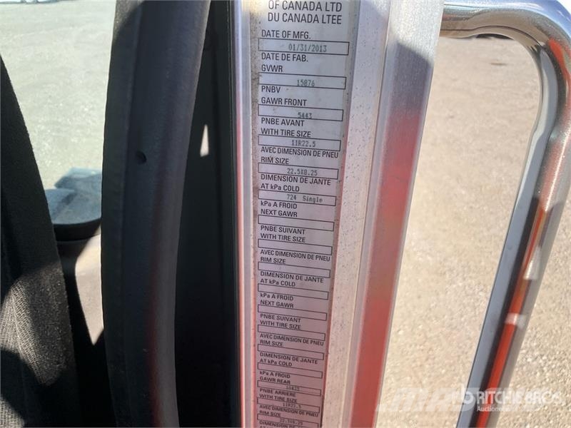 Peterbilt 348 4x2 S/A Day Cab Truck Tractor Truck Tractor Units