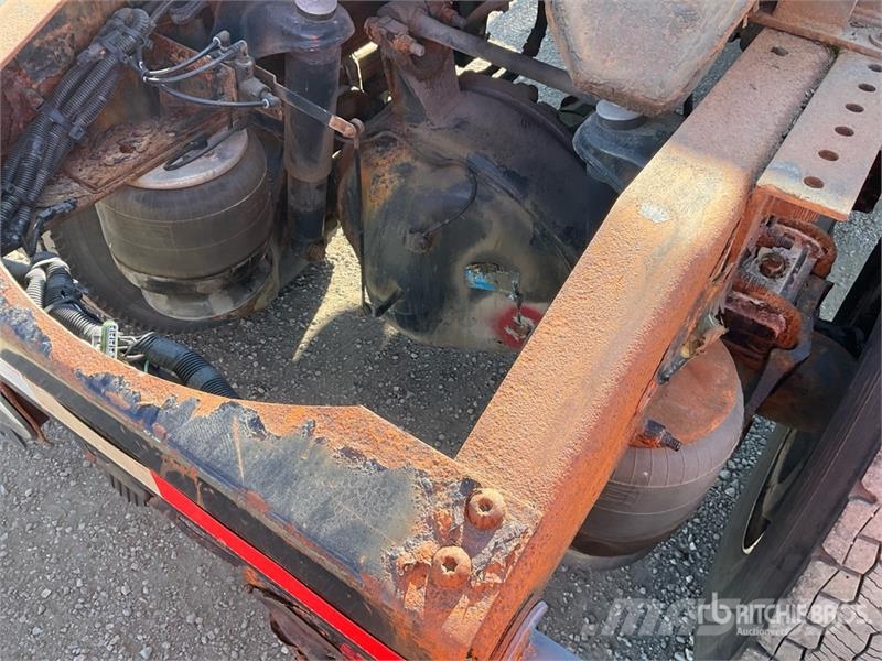 Peterbilt 348 4x2 S/A Day Cab Truck Tractor Truck Tractor Units
