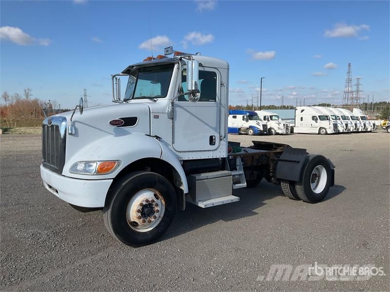 Peterbilt 348 4x2 S/A Day Cab Truck Tractor Truck Tractor Units